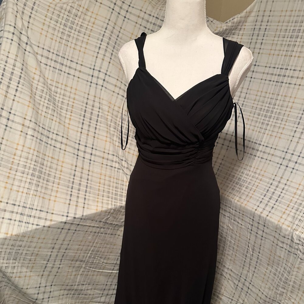 Classic Black Formal Gown – Plus Size 2X